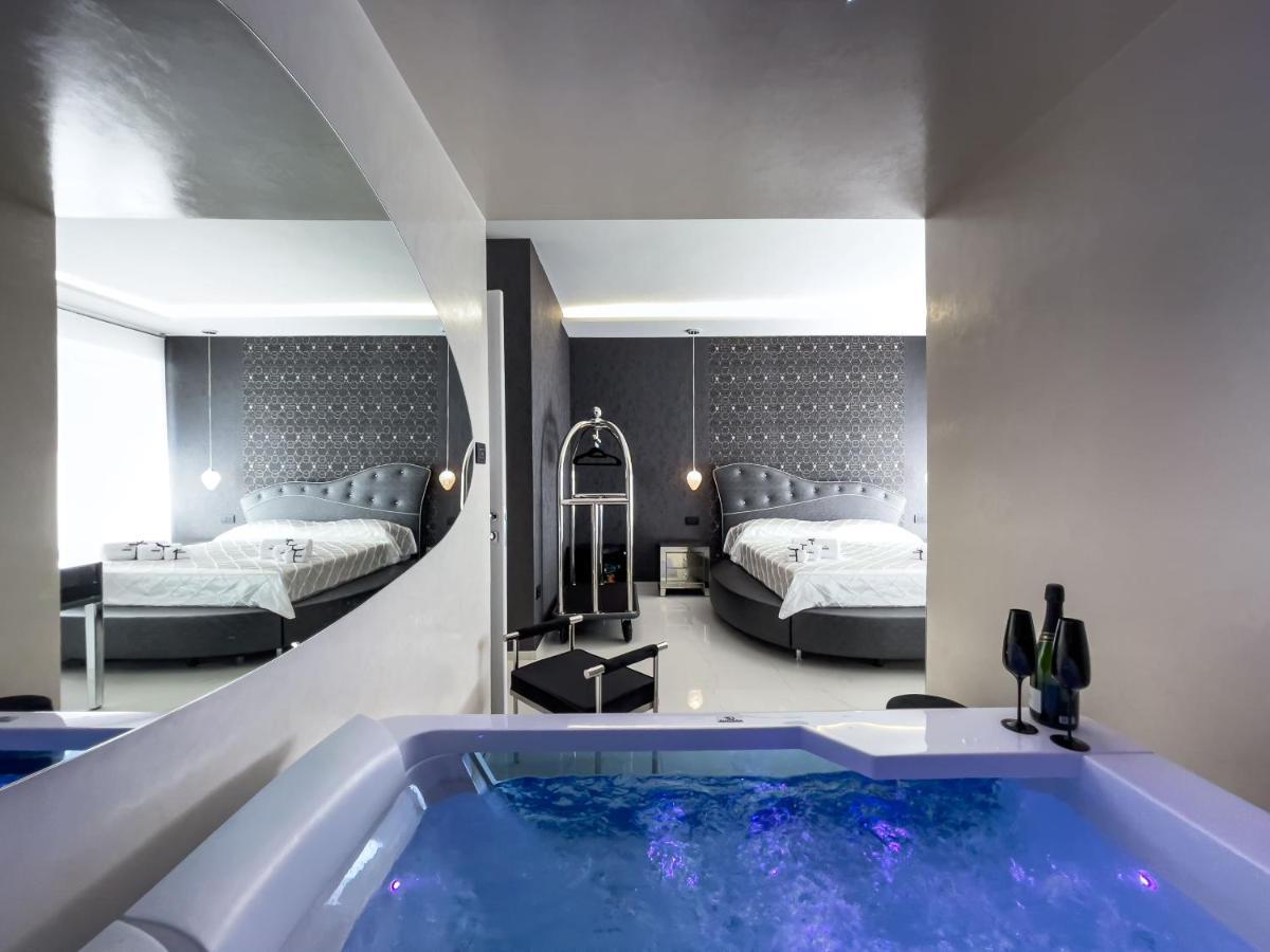 Distinto Suite & Rooms Lecce Exterior foto